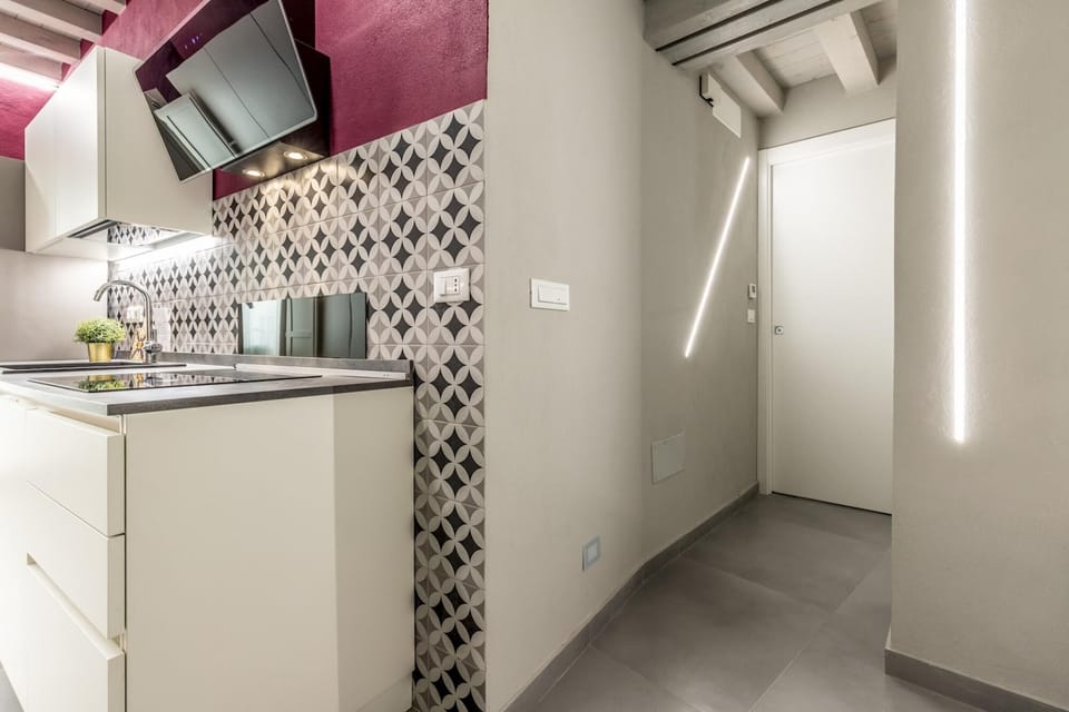 House | 2 bedrooms, desk