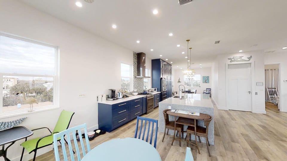 Open Kitchen/dining area