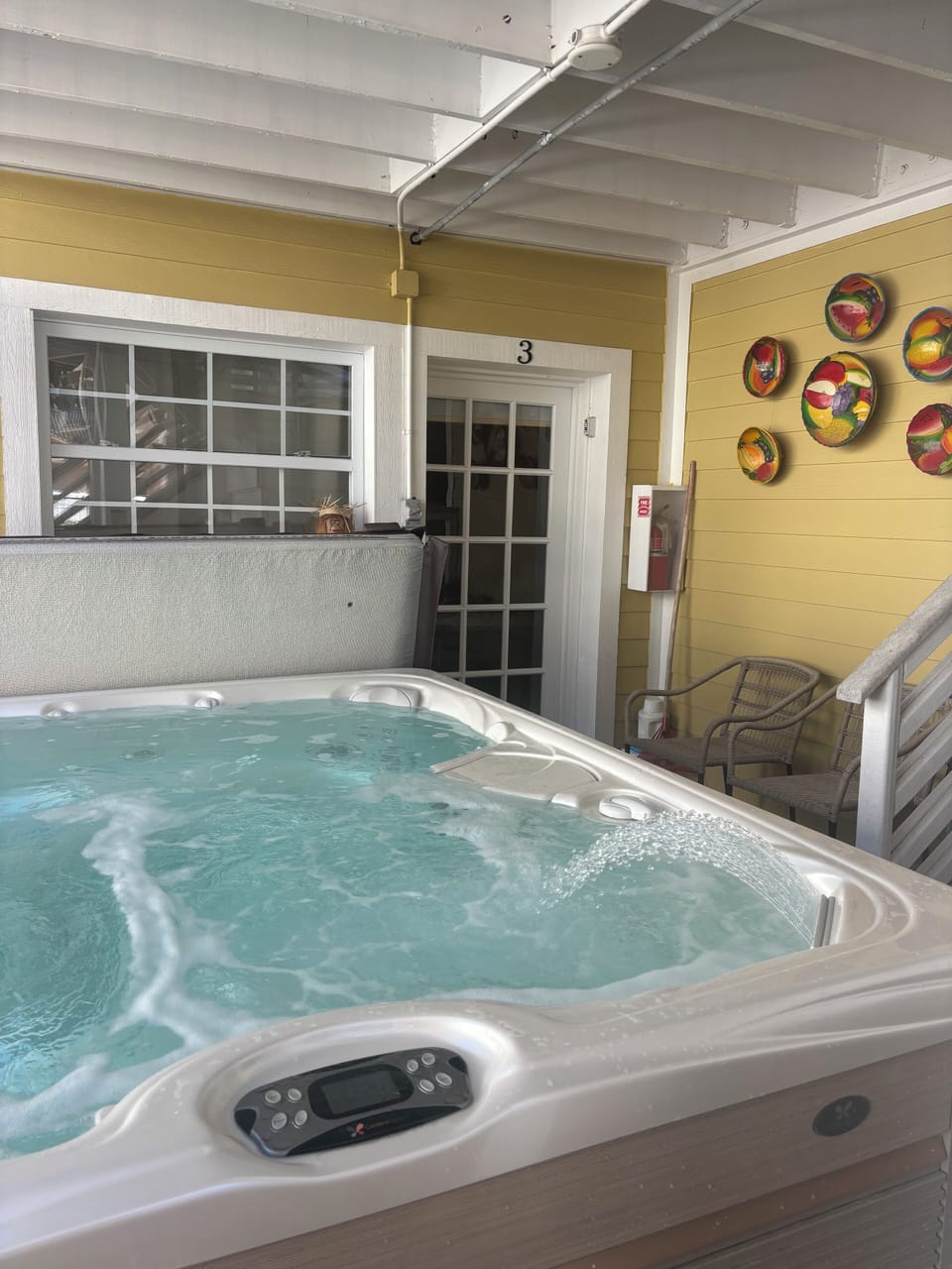 Indoor spa tub