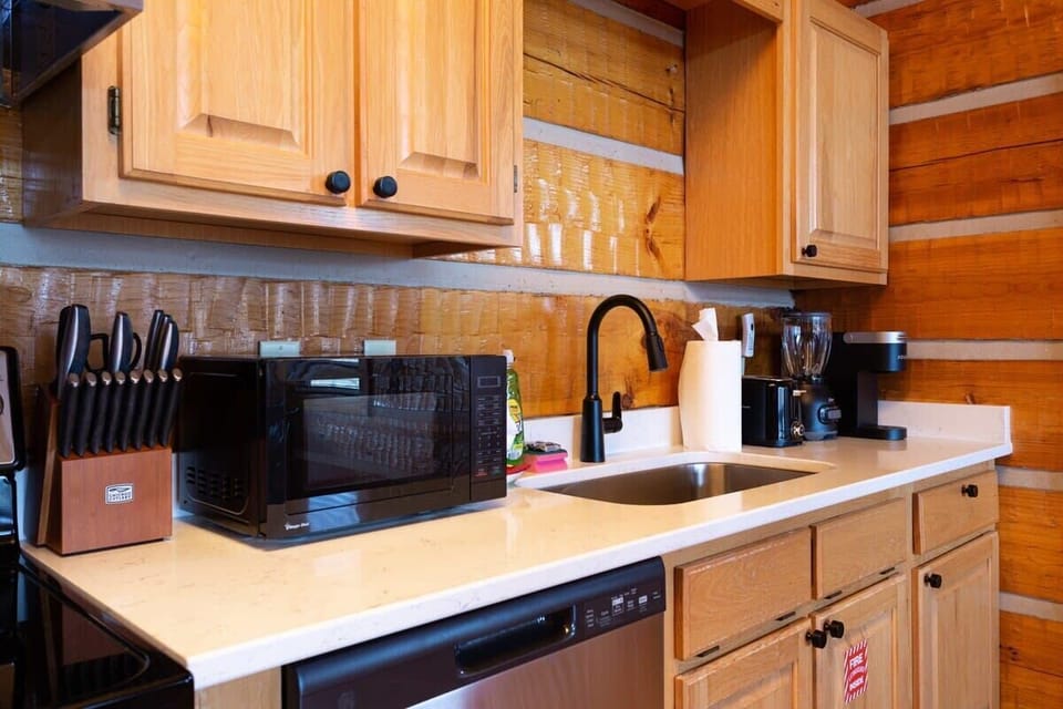 Amenities! Keurig And Regular Coffee Maker! (bring coffee)