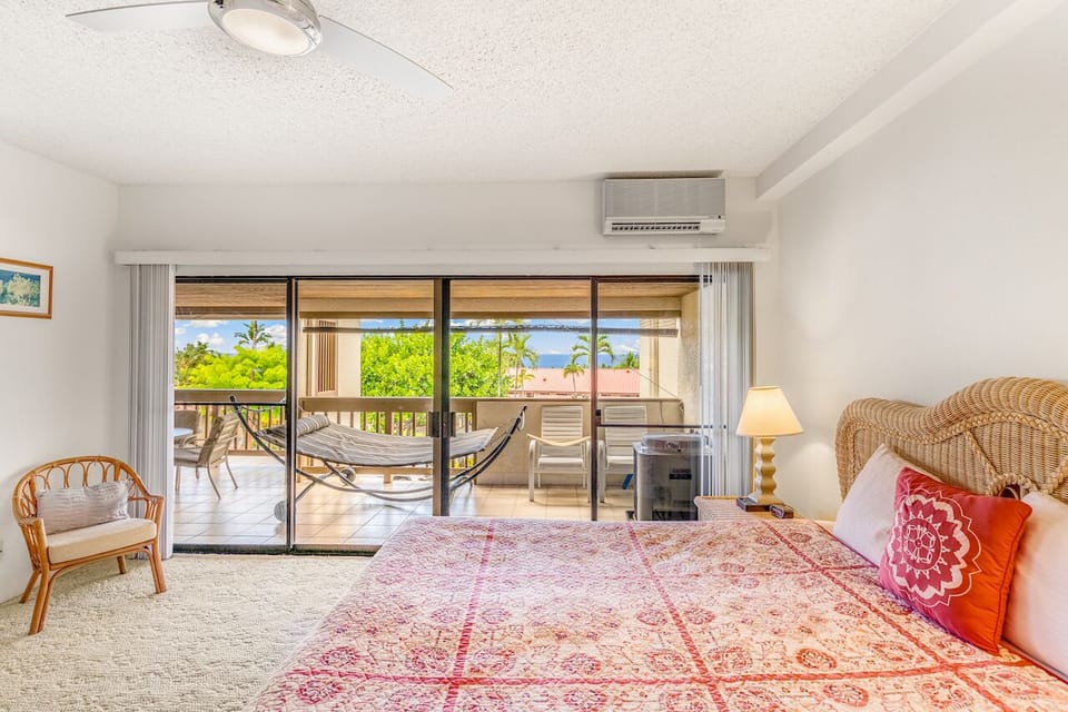 Primary bedroom with lanai access