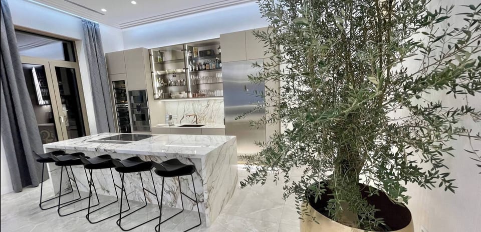 Apartment, 2 Bedrooms, Fireplace, City View | Dining