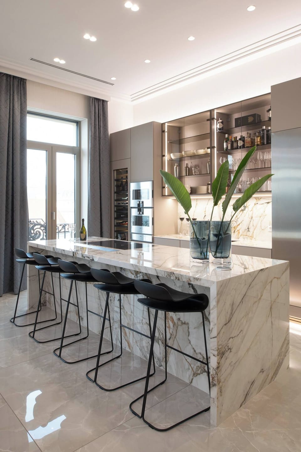Apartment, 2 Bedrooms, Fireplace, City View | Dining