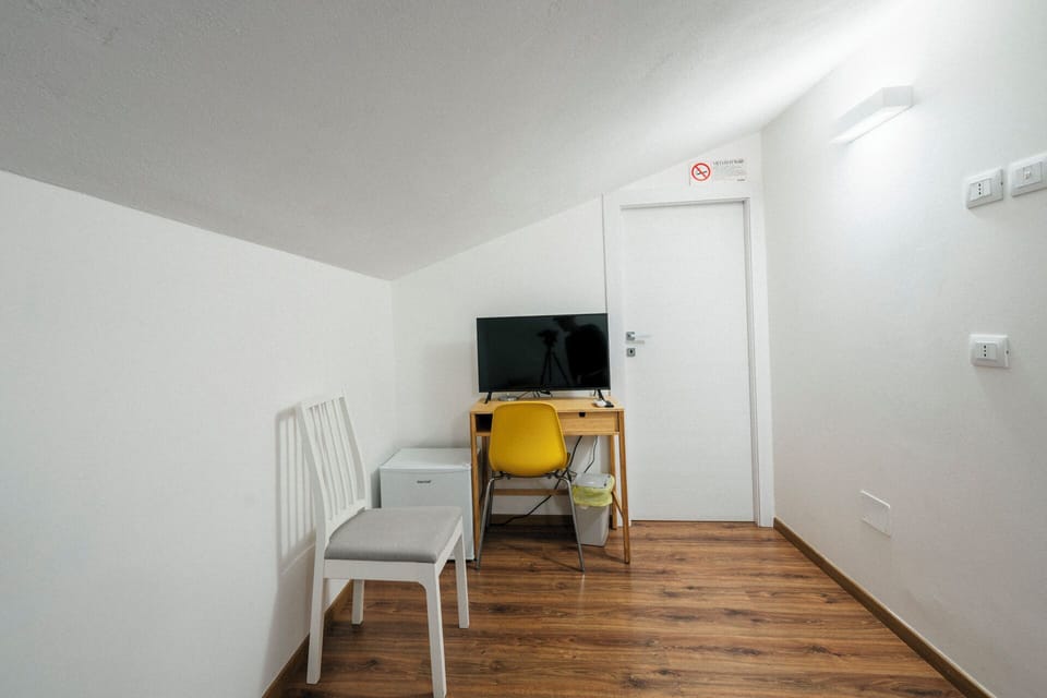Deluxe Double or Twin Room, 1 Bedroom, Private Bathroom | Desk, laptop workspace, soundproofing, free WiFi