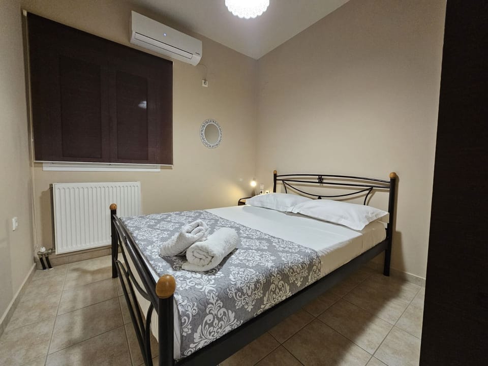 Second bedroom with a double bed