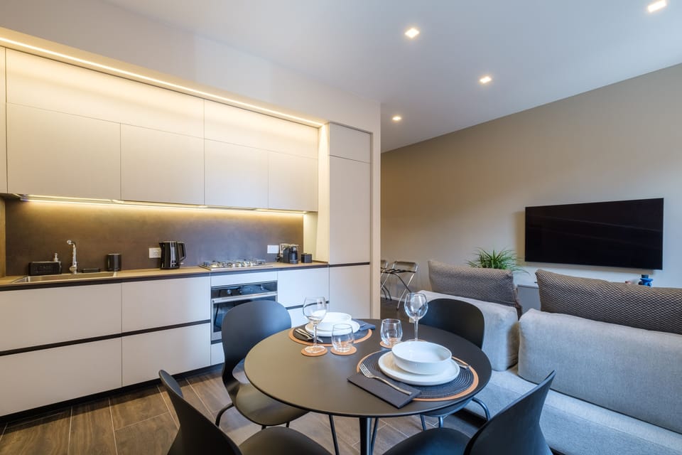 Apartment | Living area | 55-inch Smart TV with satellite channels, TV