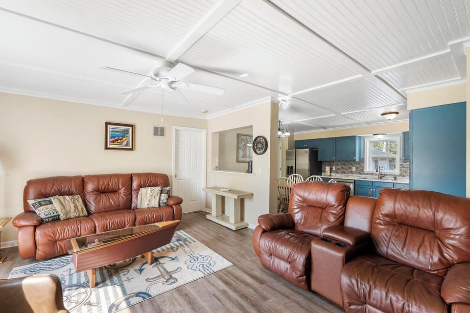 Living Room (2)
