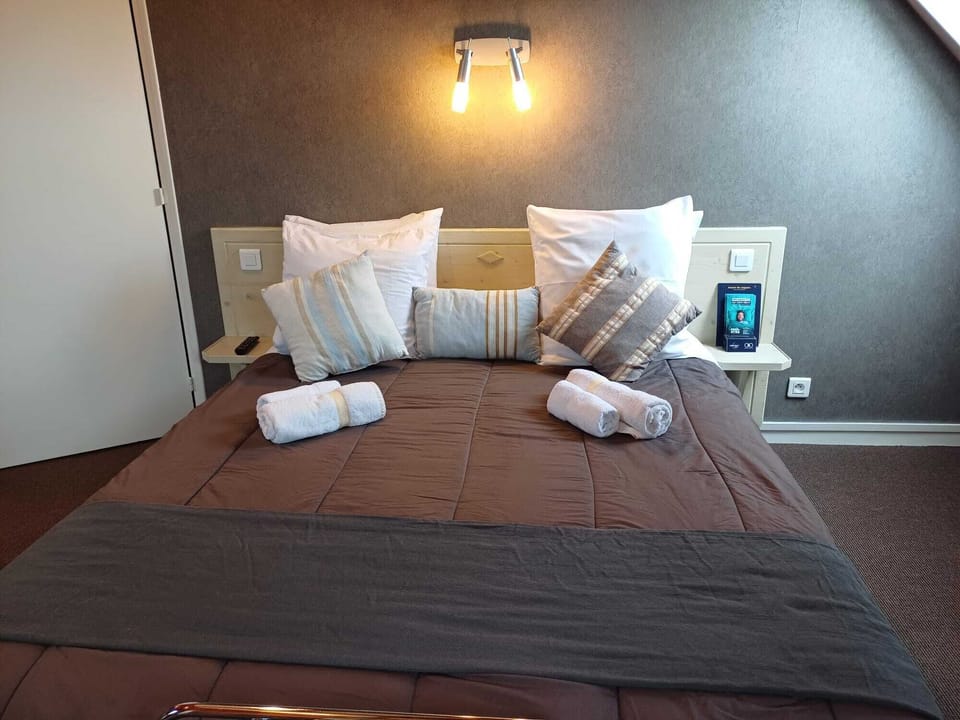 Classic Triple Room | Premium bedding, down comforters, individually decorated