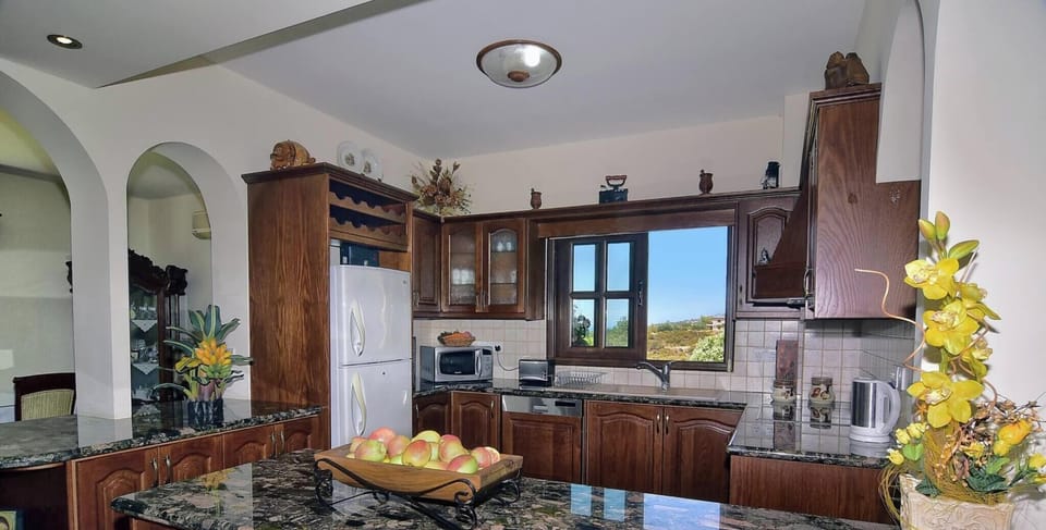 Villa, 4 Bedrooms, Smoking, Private Pool | Private kitchen