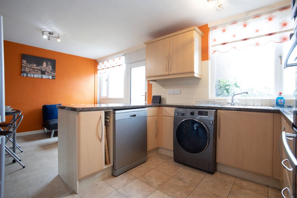 House, Private Bathroom | Private kitchen