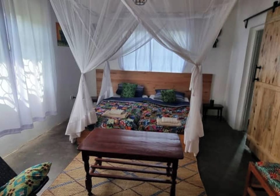 Luxury Double Room Single Use | Individually decorated, individually furnished, desk, iron/ironing board