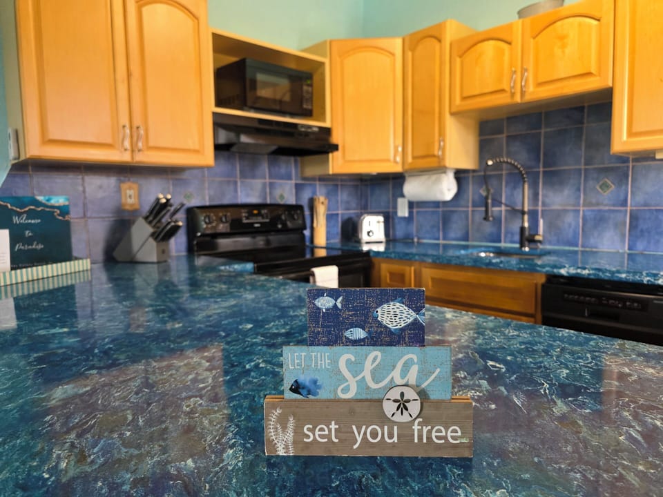 A complete kitchen with everything you will need to cook family meals at home!