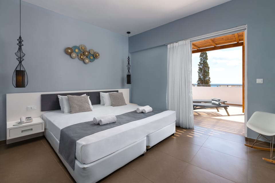 Superior Double Room, 1 Bedroom | Premium bedding, in-room safe, individually furnished