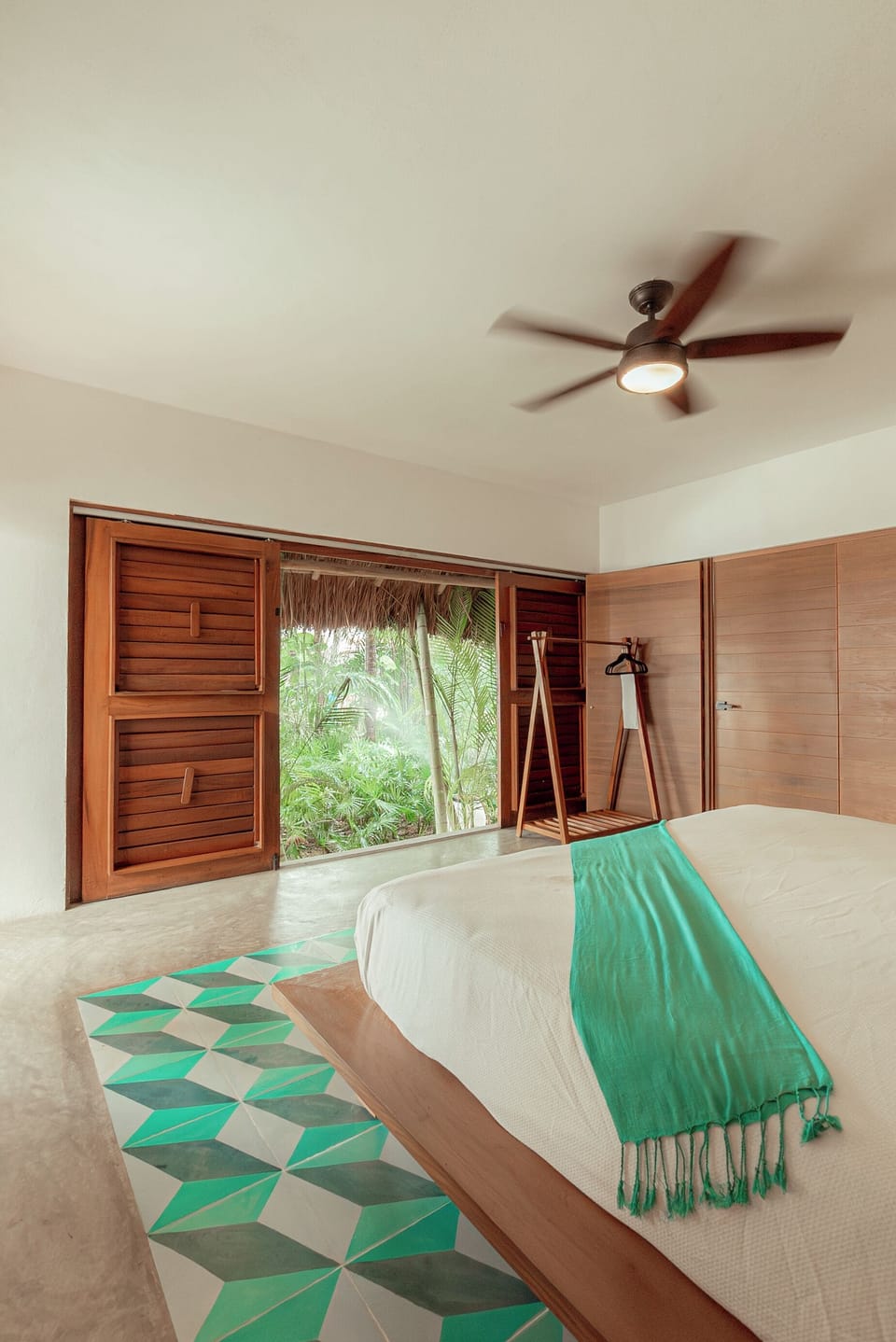 Premium Studio Suite | In-room safe, iron/ironing board, free WiFi, bed sheets