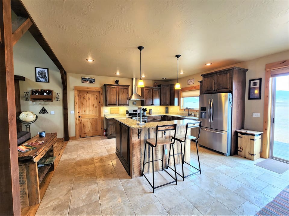 Breakfast Island in Kitchen