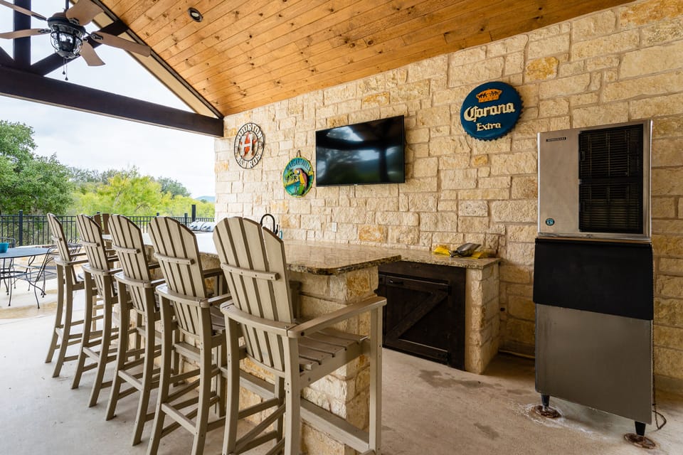 Outdoor Kitchenette view