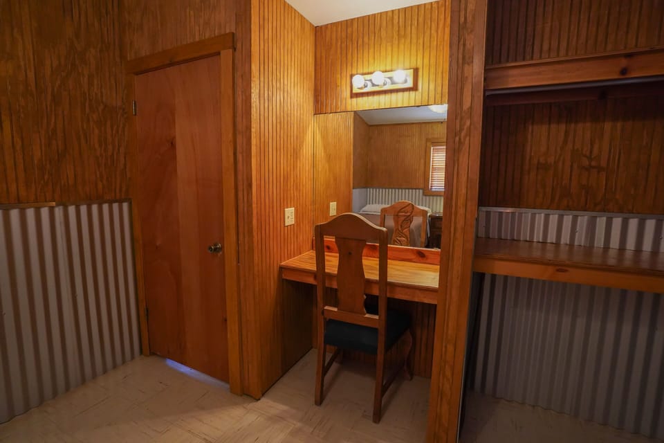 Bedroom vanity