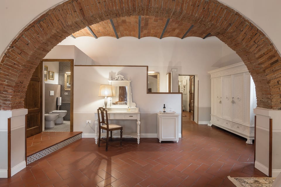 Suite, 1 Double Bed | Living area | Flat-screen TV