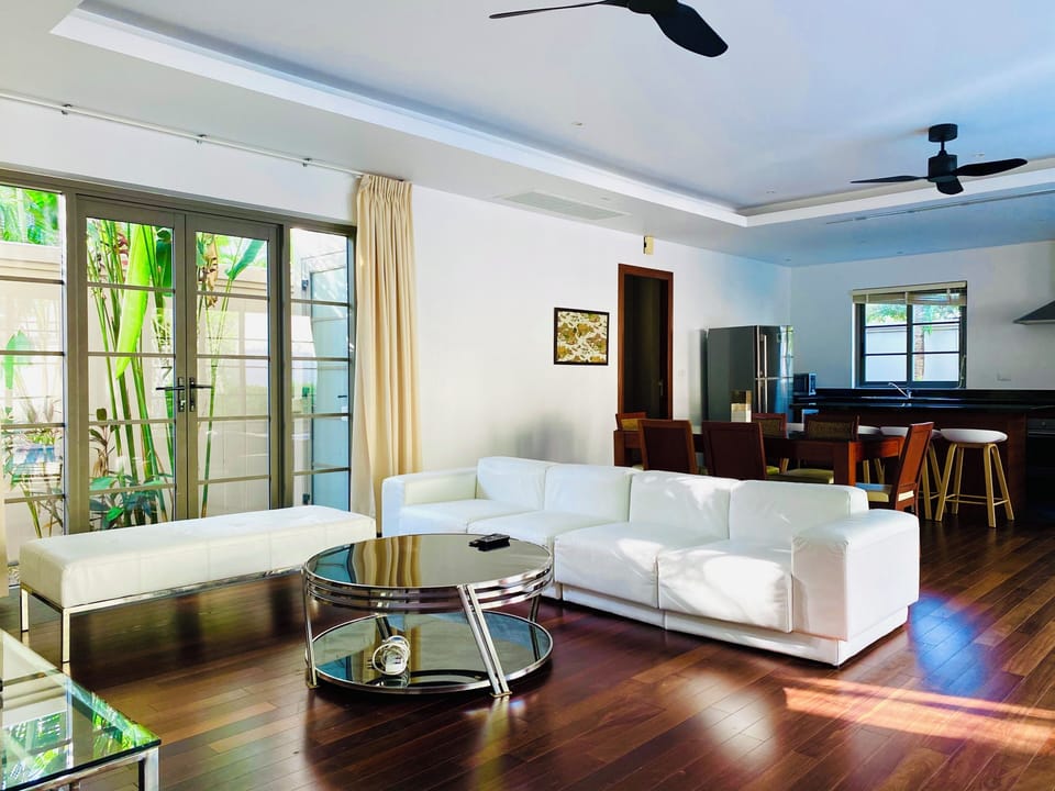 Villa, 2 Bedrooms, Smoking, Private Pool | Living area