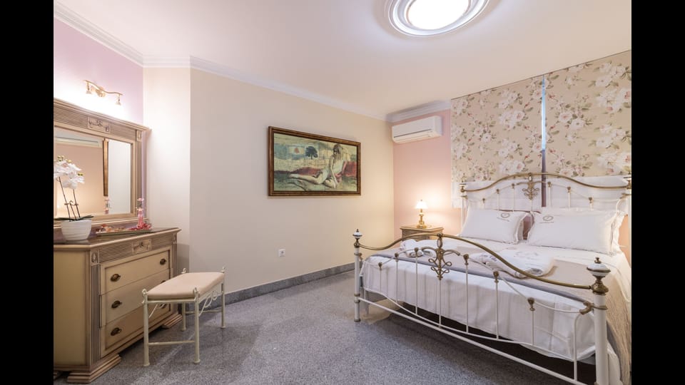 Villa, 5 Bedrooms, Balcony, Garden View | 7 bedrooms, soundproofing