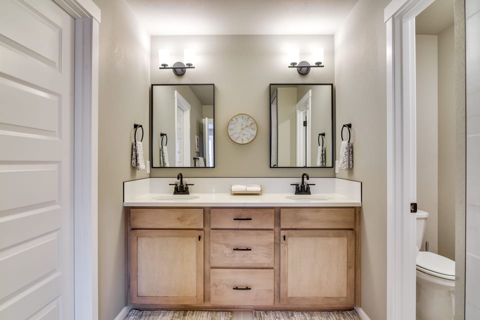 Bathroom | Towels | Complimentary Toiletries