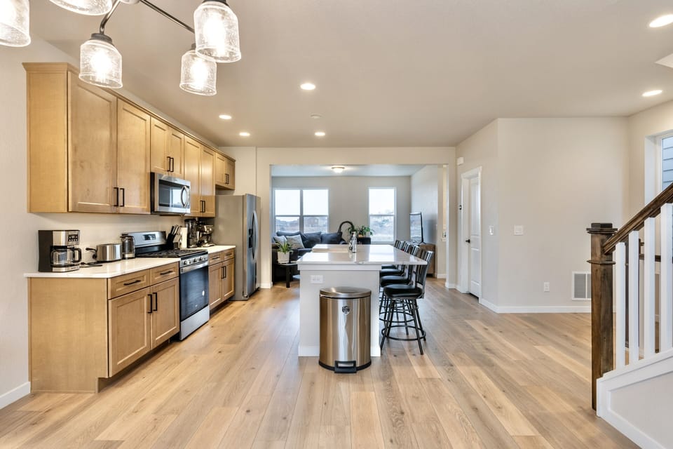 Family House | Private kitchen | Full-size fridge, microwave, oven, stovetop