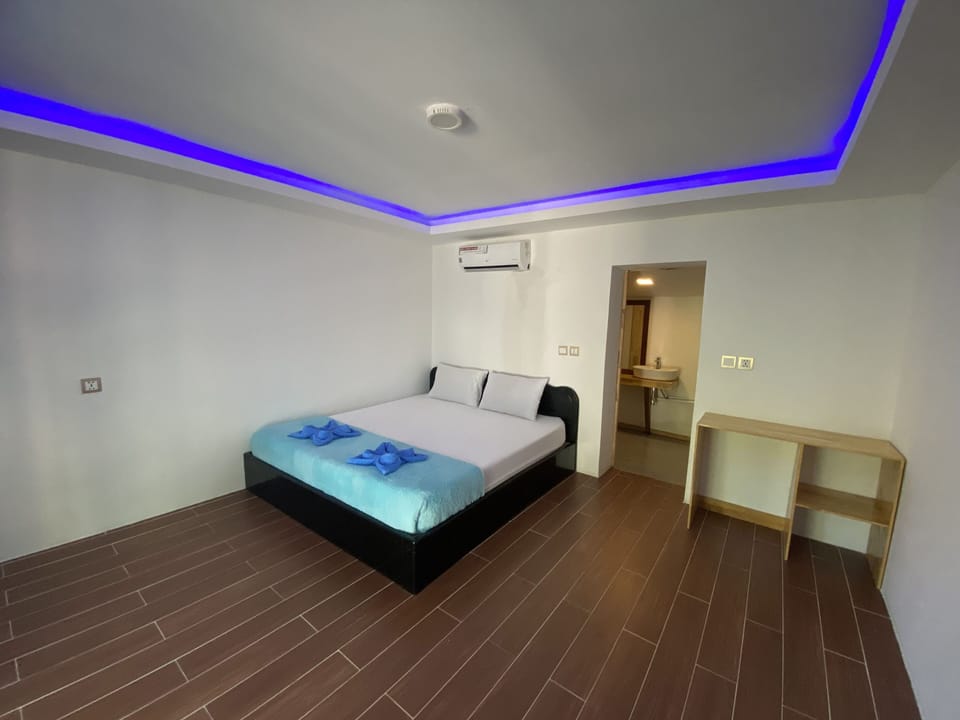 Standard Double Room | Free WiFi, bed sheets