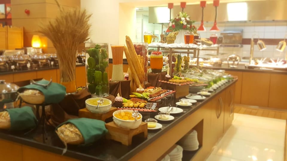 Daily buffet breakfast for a fee
