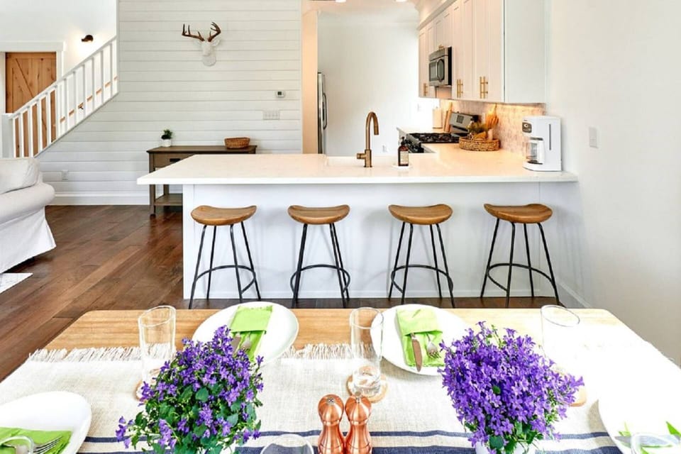 Cook delicious meals for breakfast, lunch, and dinner in this fully equipped kitchen.