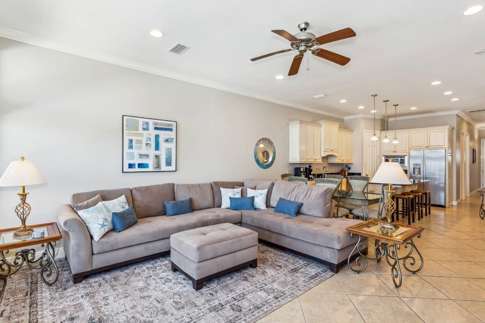 Open concept living, dining, and kitchen