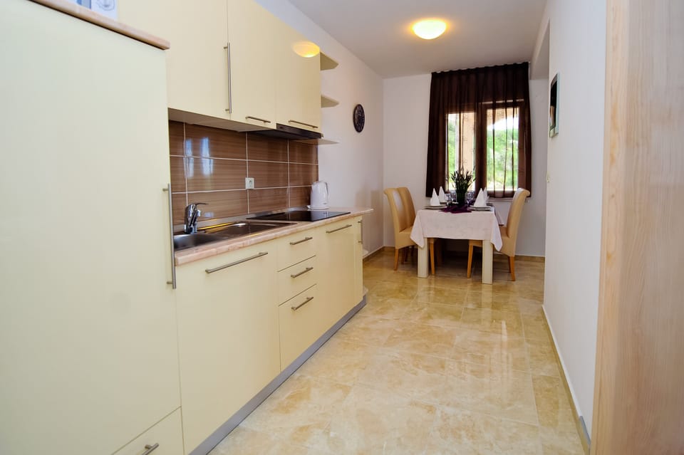 Panoramic Apartment, 2 Bedrooms, 2 Bathrooms, Sea View | Private kitchen | Coffee/tea maker, electric kettle