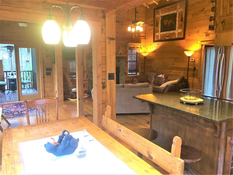 Affordable 2br/1ba Blue Ridge cabin rental