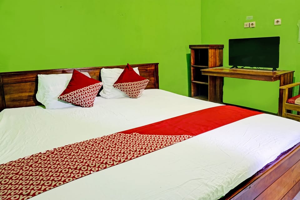 Standard Double Room | Laptop workspace, free WiFi, bed sheets