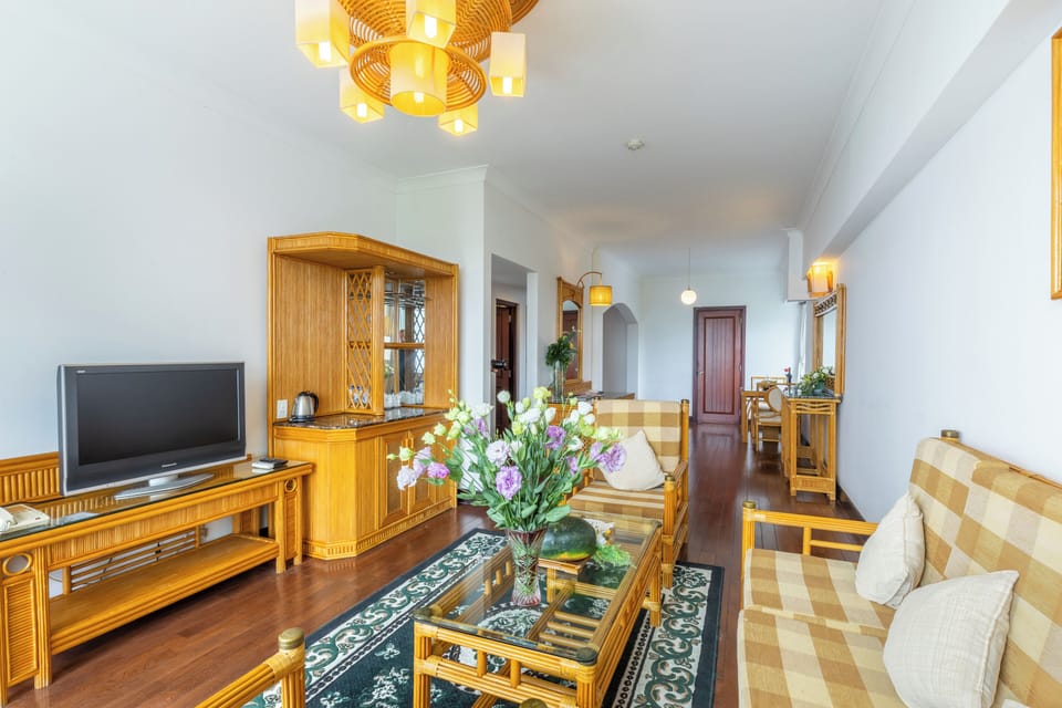 Family Room | Living area | Smart TV