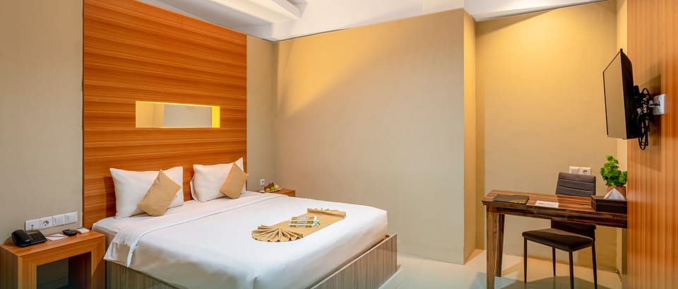 Desk, iron/ironing board (on request), WiFi (free), bed sheets
