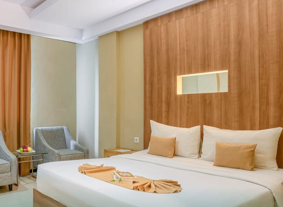 Desk, iron/ironing board (on request), WiFi (free), bed sheets