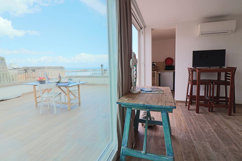 House, 1 Bedroom, Smoking, Terrace | Dining