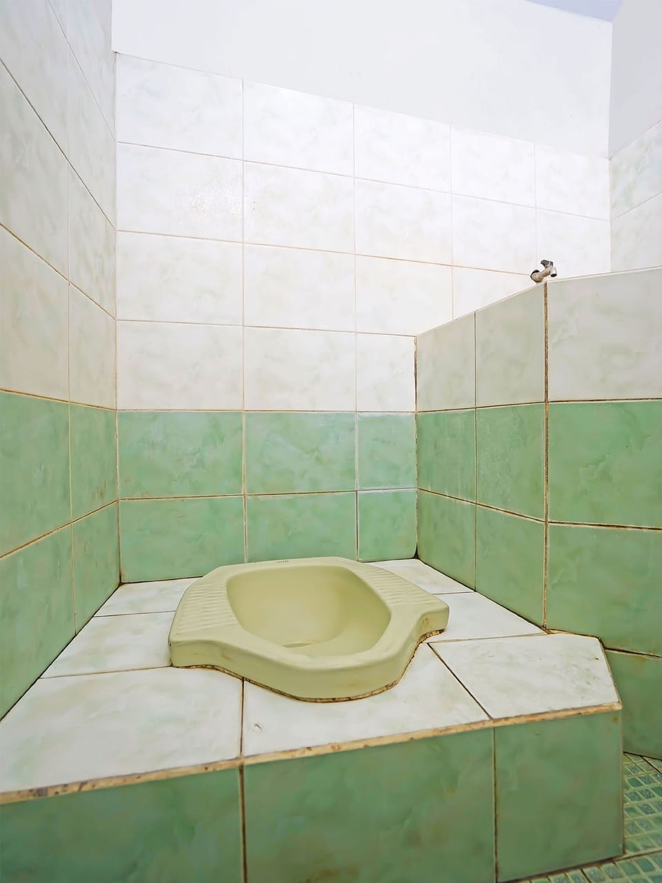 Economy Double Room | Bathroom | Shower, towels