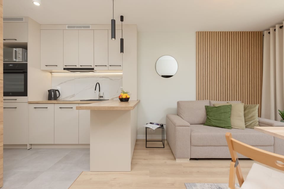 Spacious living room with full equipment. 