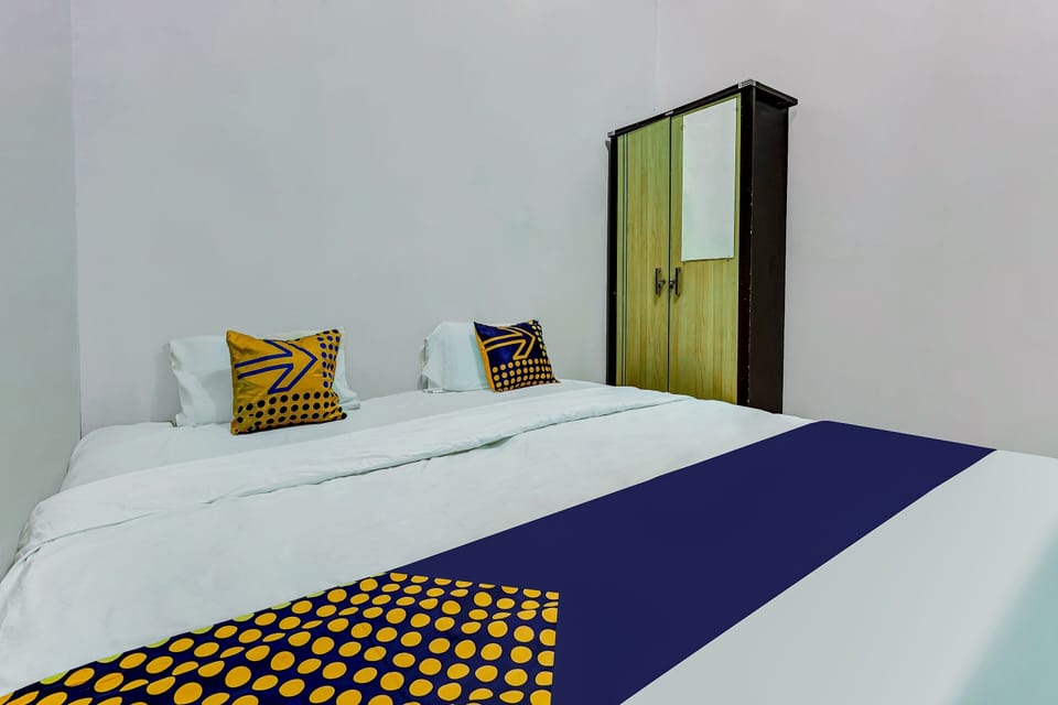 Double Room | WiFi (free), bed sheets