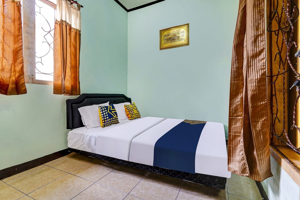 Double Room | WiFi (free), bed sheets