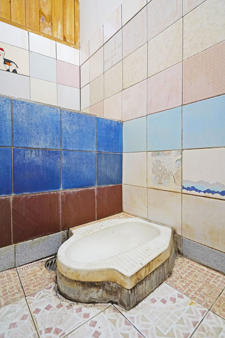 Double Room | Bathroom | Shower, rainfall showerhead, towels, toilet paper