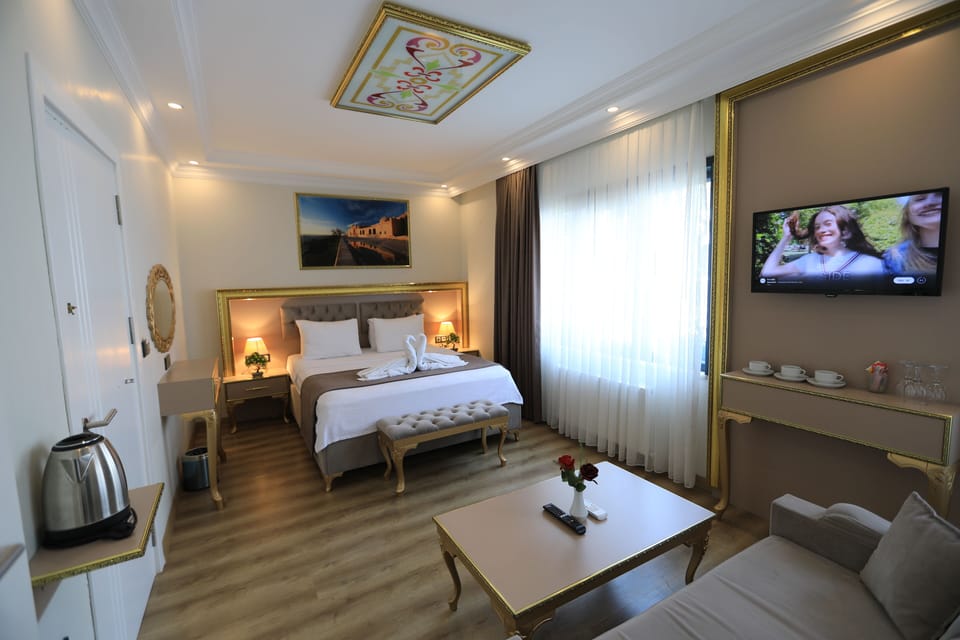Basic Triple Room | Hypo-allergenic bedding, soundproofing, iron/ironing board, free WiFi