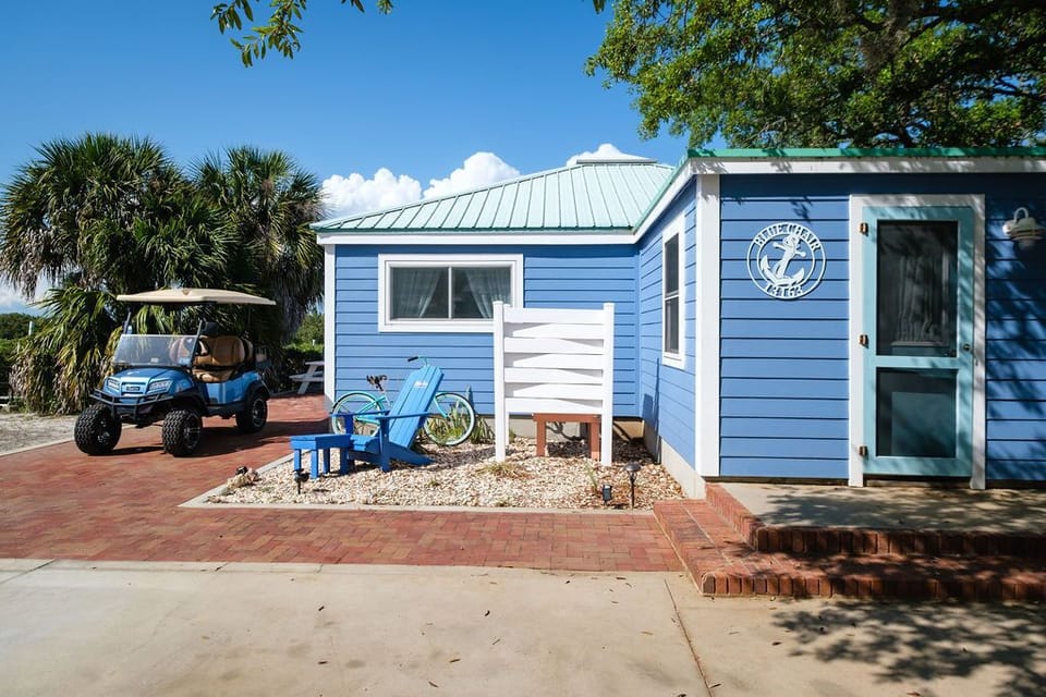 Golf cart available for rental at Blue Chair Key at a discounted rate to guests! Contact us for information!