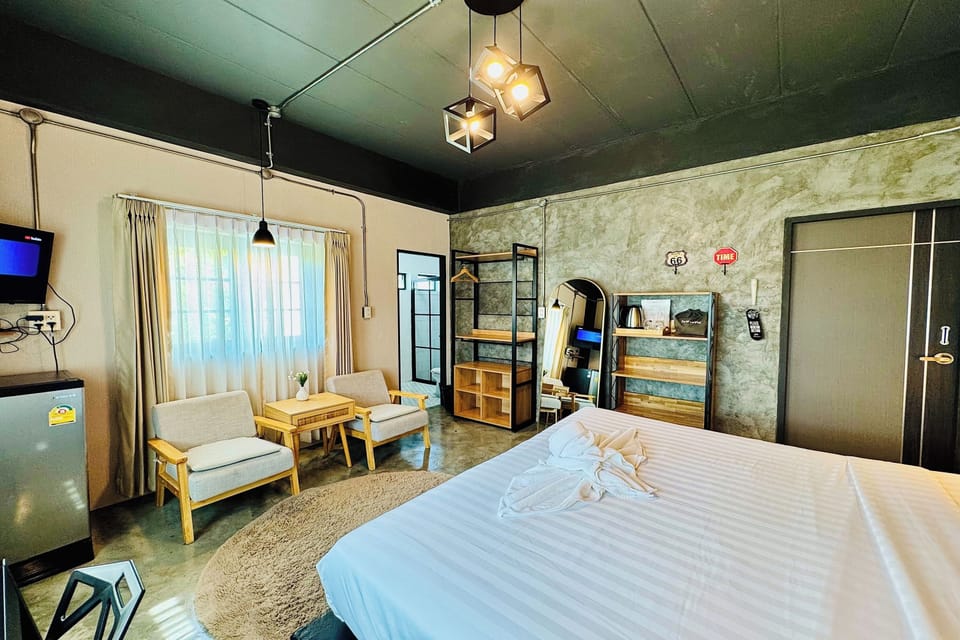 Standard Double Room | Desk, soundproofing, bed sheets
