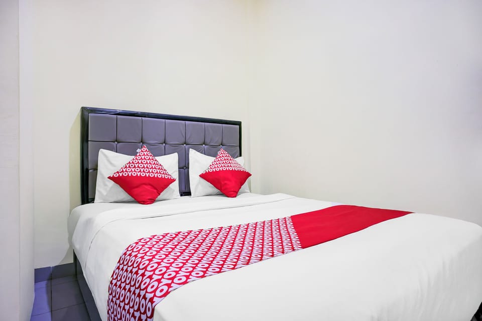 Standard Double Room | Laptop workspace, WiFi (free), bed sheets