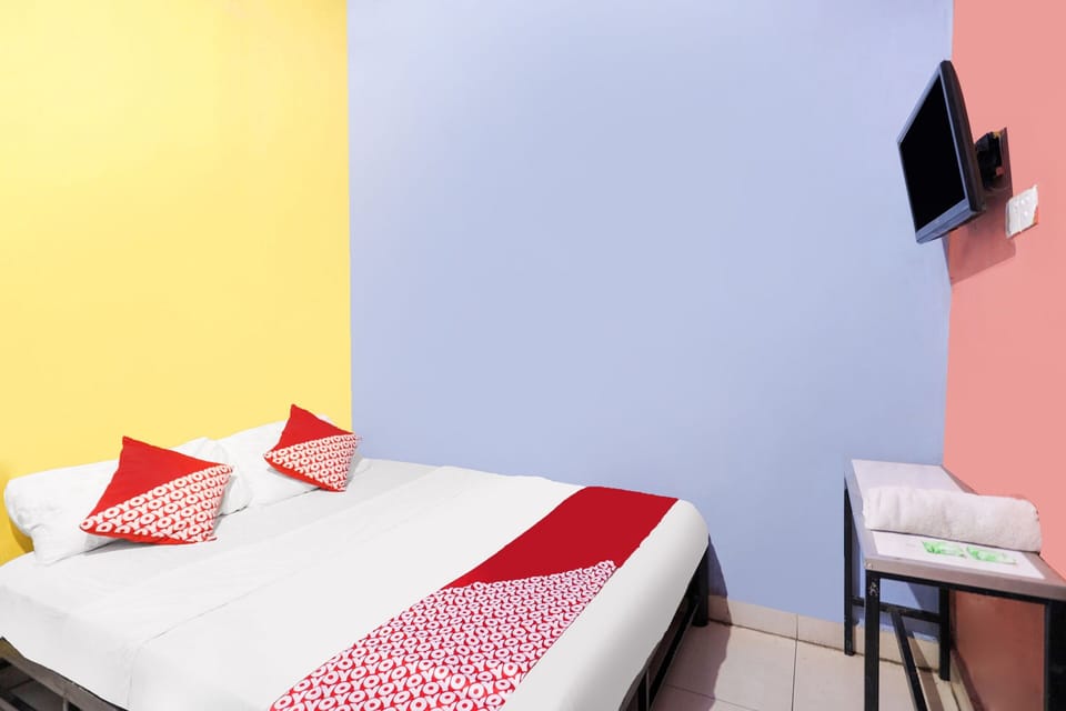Basic Double Room | Laptop workspace, WiFi (free), bed sheets