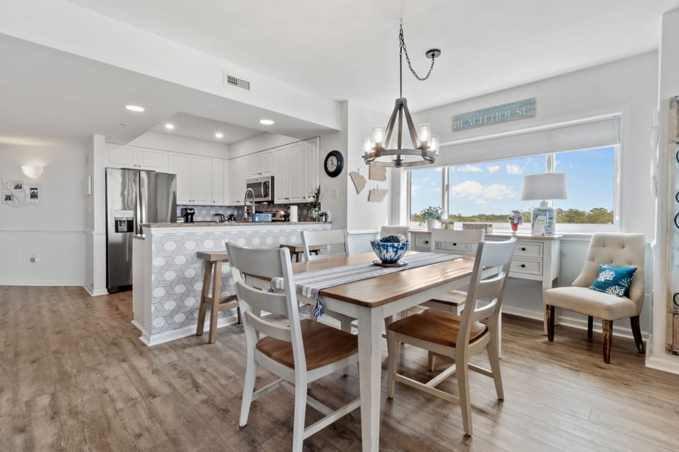 Dining Room/Kitchen