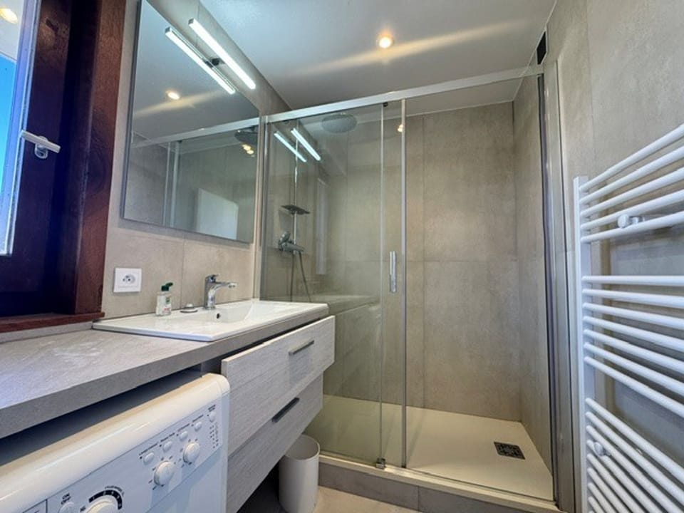 Spacious apartment in Tignes, 9 guests, pets allowed, ski-in/out Apartment in Tignes
