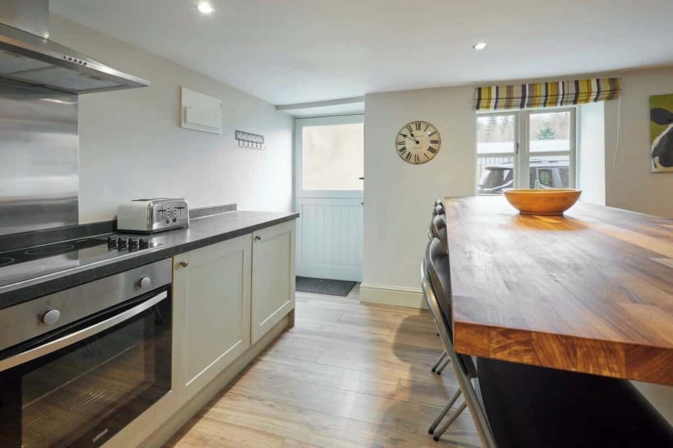 Himmell, Ruffside - Host & Stay